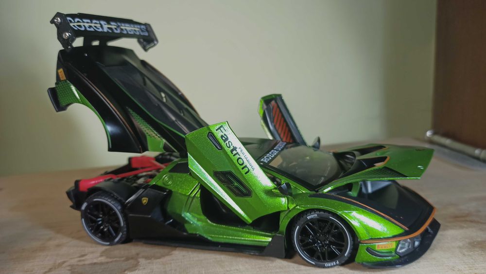 Lamborghini Essenza SCV12 Машинка 1:24 Зелений Розмір Jada