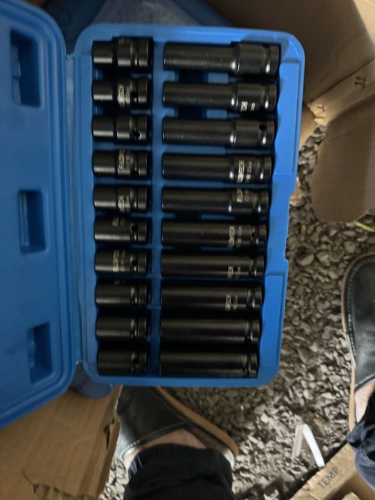KLUCZY  8 32  oboib 8-32