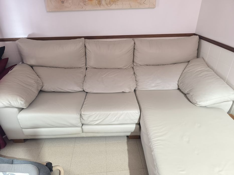 Vendo Sofá branco em Napa