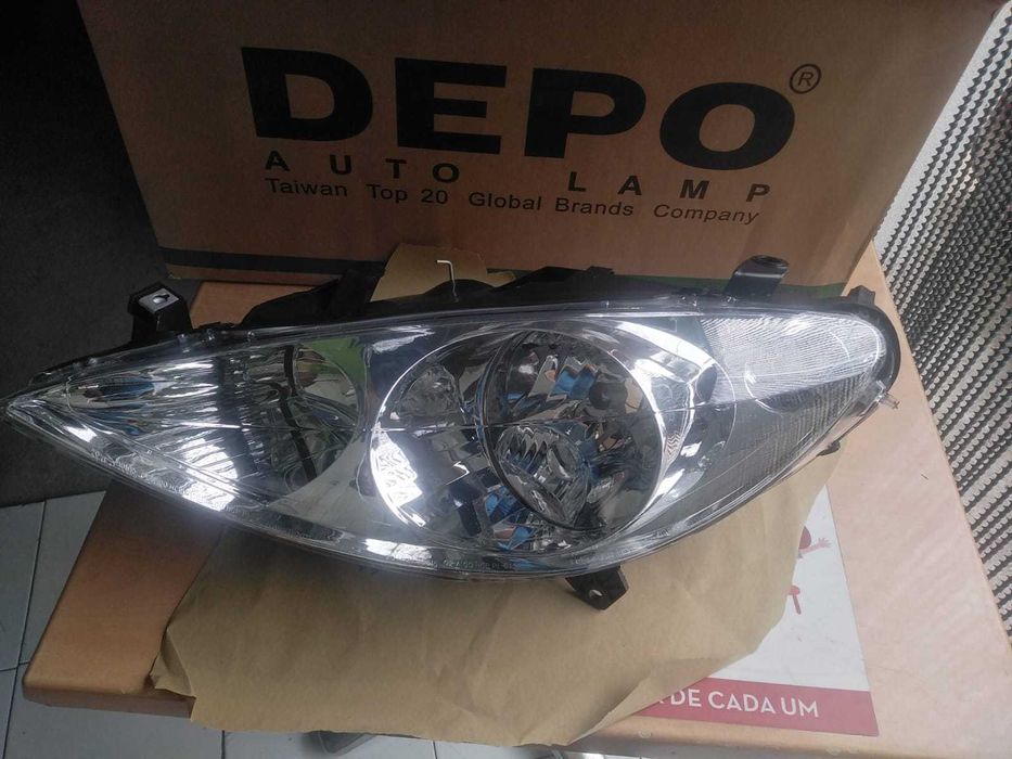 Farol Esquerdo Peugeot 307 de 2001 Novo