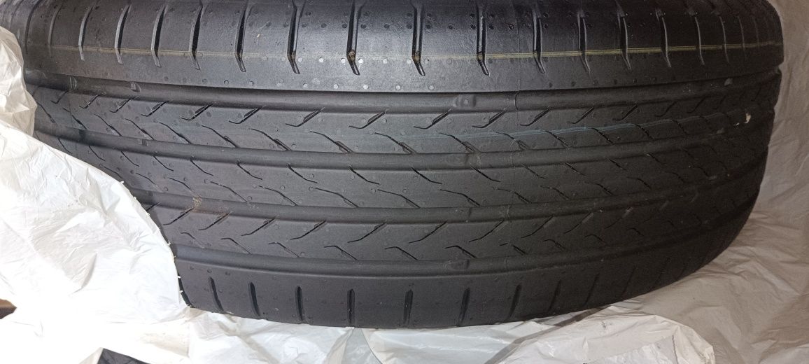 Резина Шини 215 60 r17 літо  Continental
