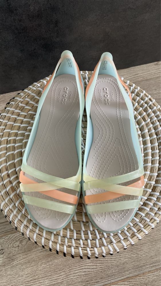 Crocs sandały Isabella Huarache 2 Flat Ice Blue/Platinum W9 39/40