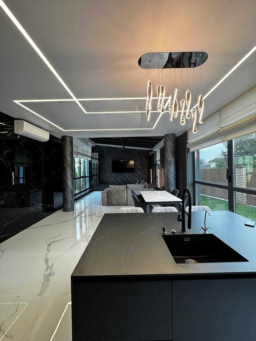 Будинок з авторським ремонтом та меблями