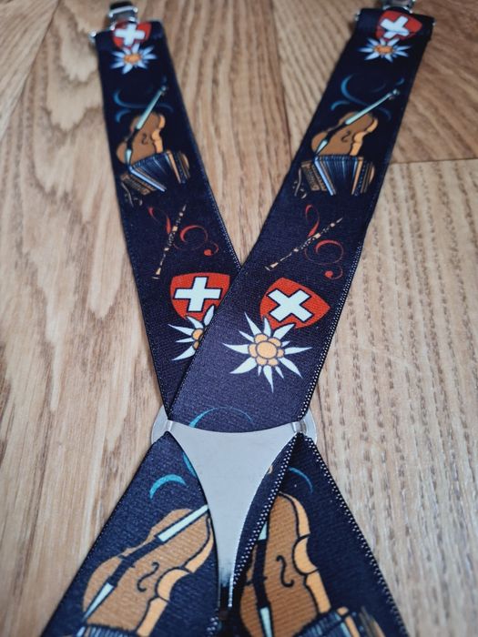 Подтяжки на подарок. Сувенир меломану.