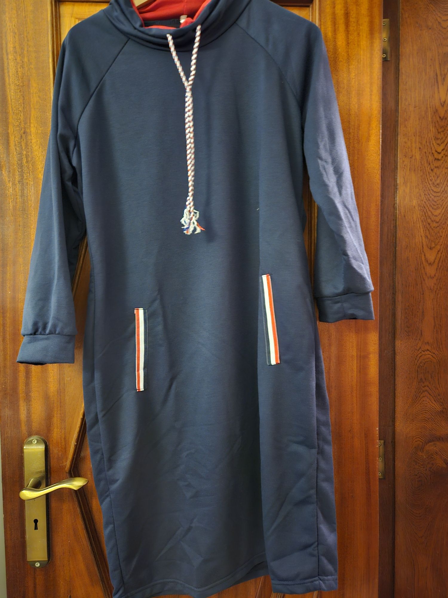 Vestido mulher azul e vermelho