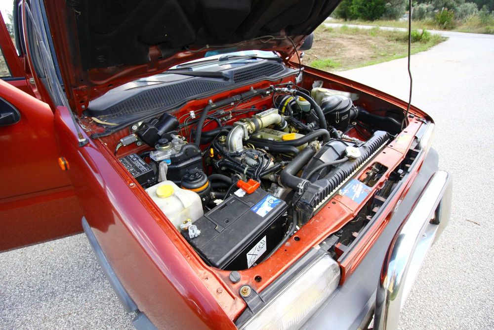 Nissan Terrano II c/AC e 7 Lugares