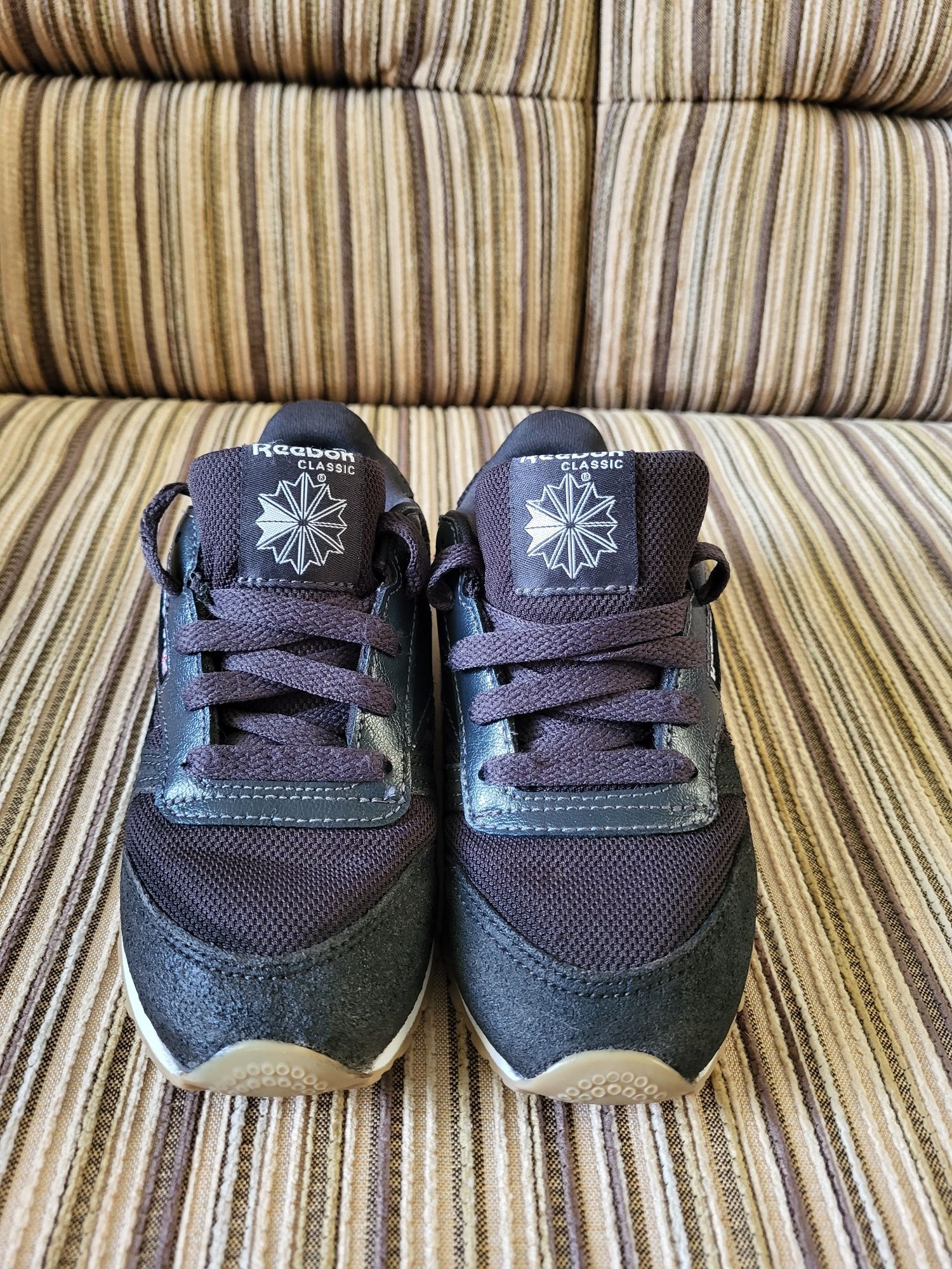 Кроссовки кожа Reebok original EUR 28, по стельке 17,5 см