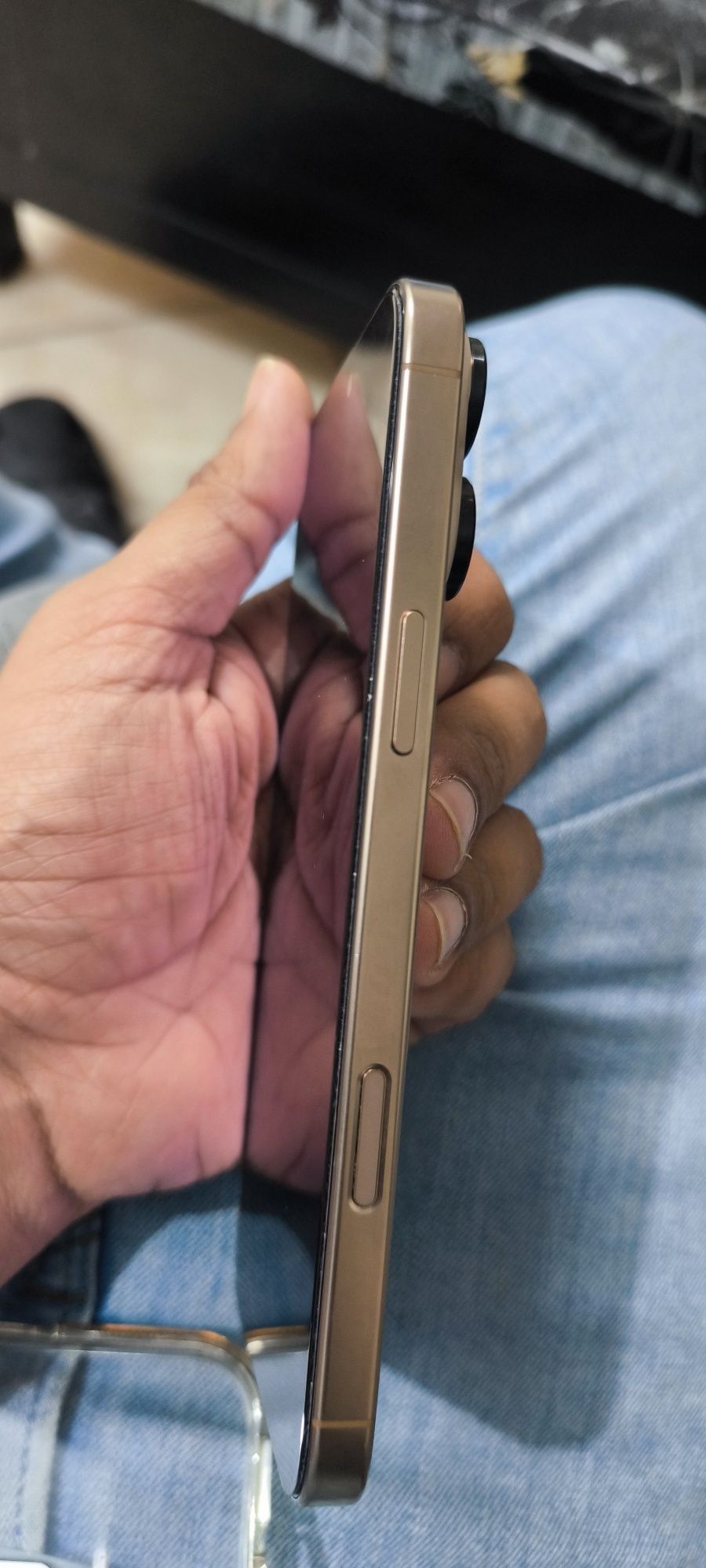 Iphone 16 pro max 256GB como novo. Foi comprado ha 3 meses. Vai com ca