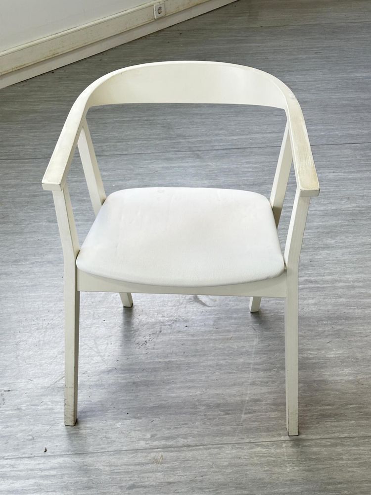 Cadeiras de sala de espera.