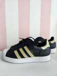 Tênis adidas superstar
