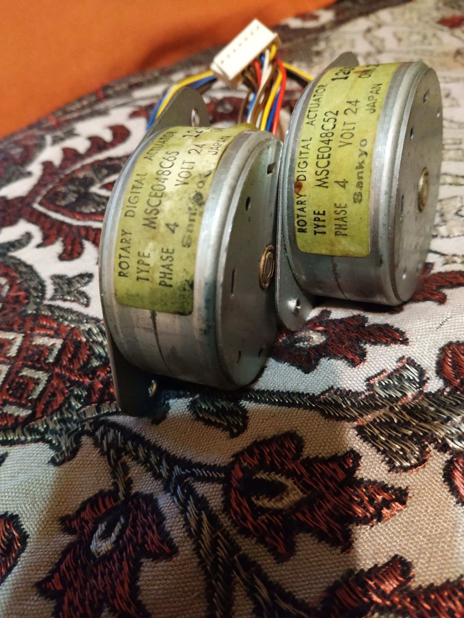 Продам электро моторчики от принтера