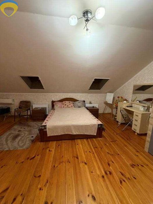 Продам дворівневу квартиру з ремонтом та укомплектовану - Авангард