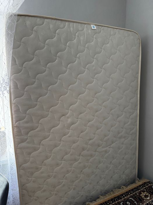 Продається ортопедичний матрас ширина 110.Довжина 180