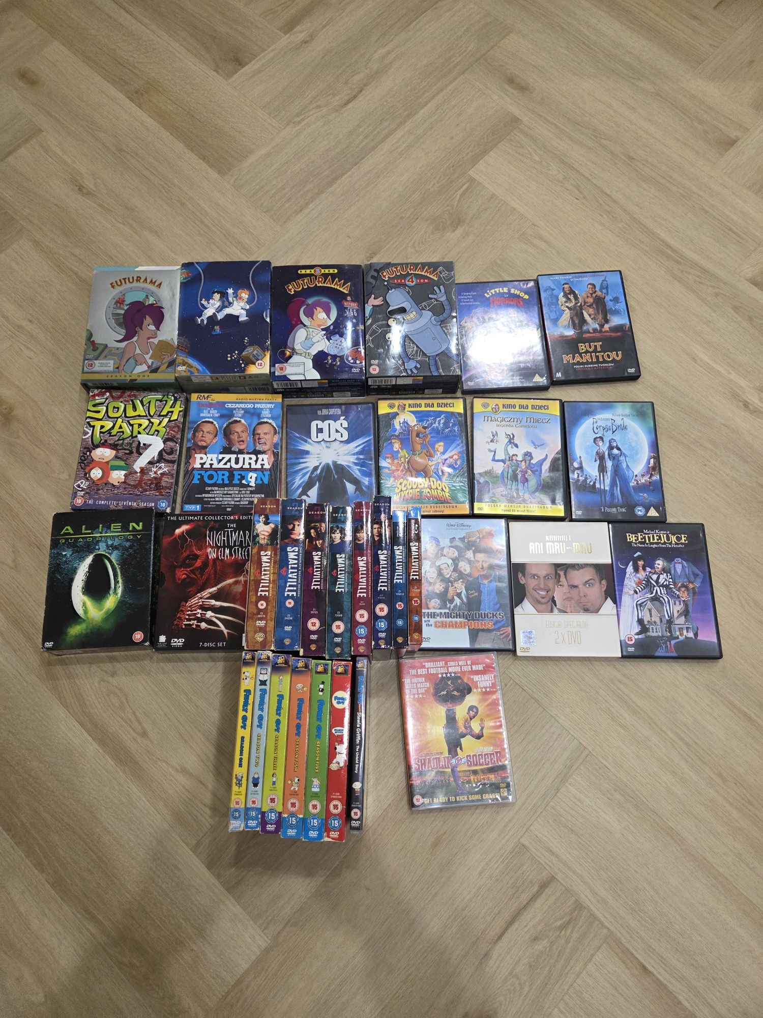 Zestaw DVD/Bluray - Smallville,Futurama,Family guy i inne