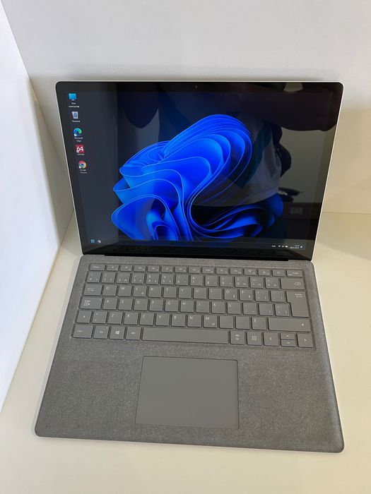 Продам ноутбук  Microsoft Surface Laptop