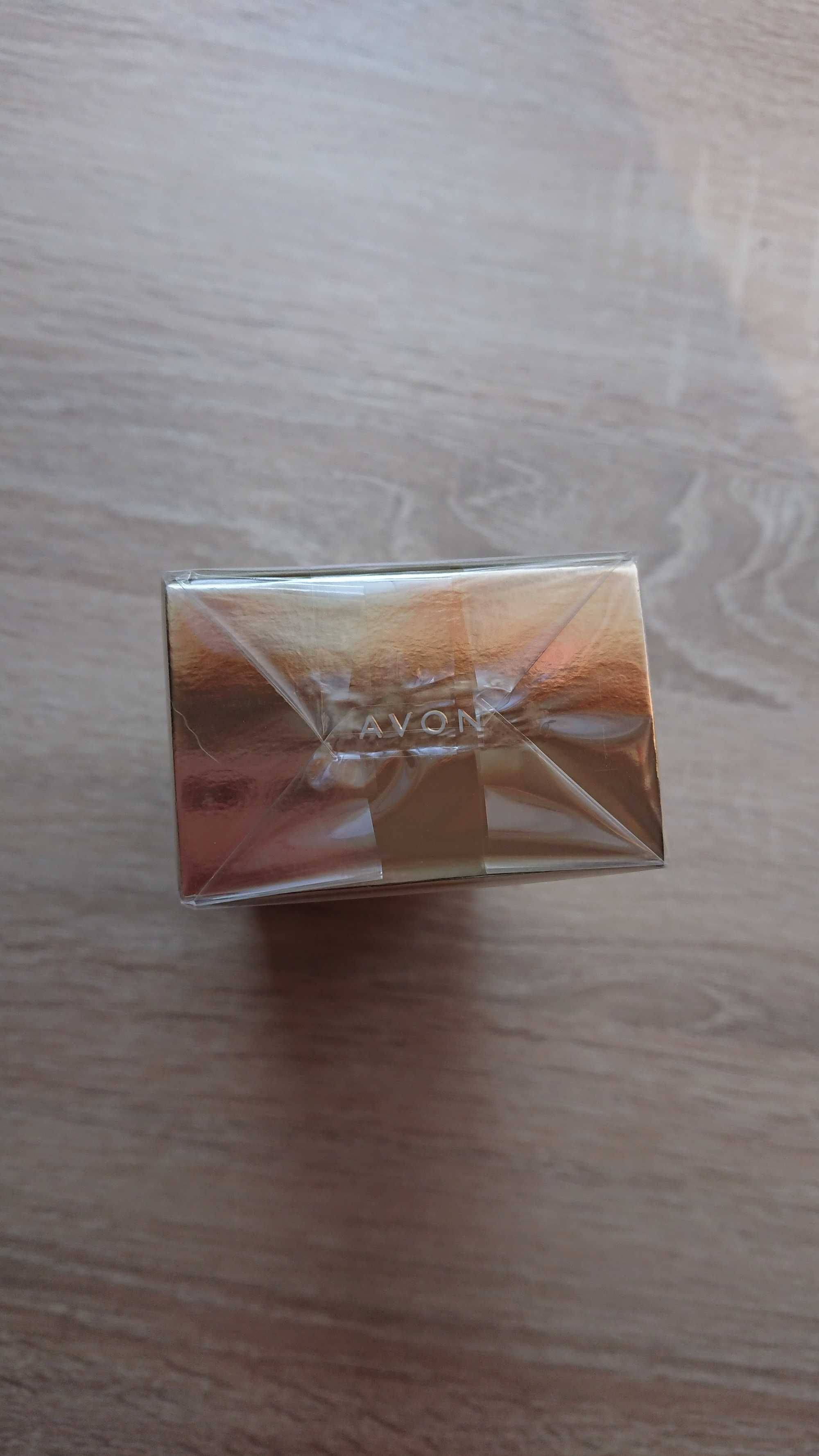 Perfum Attraction 50 ml dla niej Avon damski