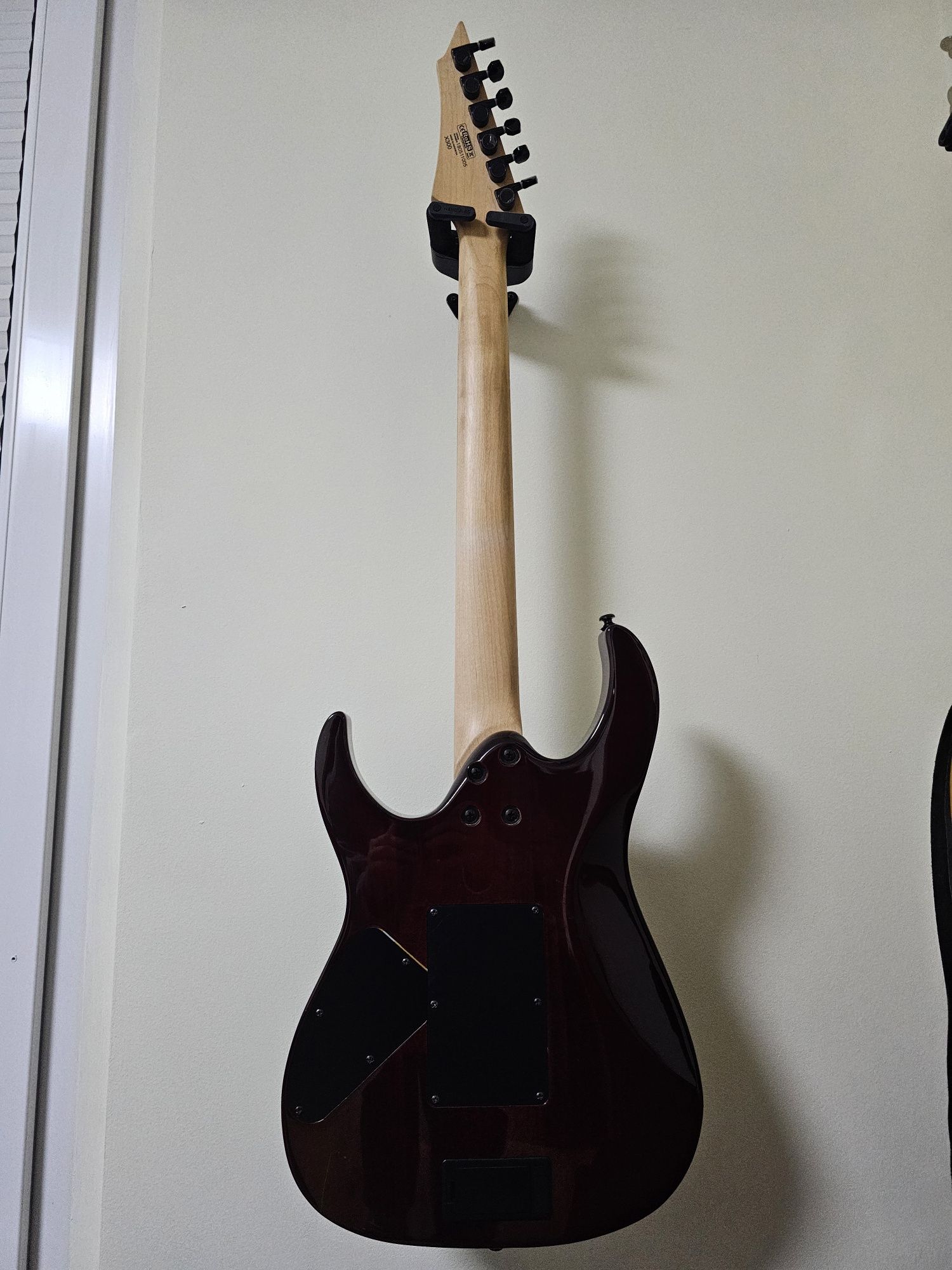 Gitara elektryczna Cort X300 Tremolo Floyd Rose