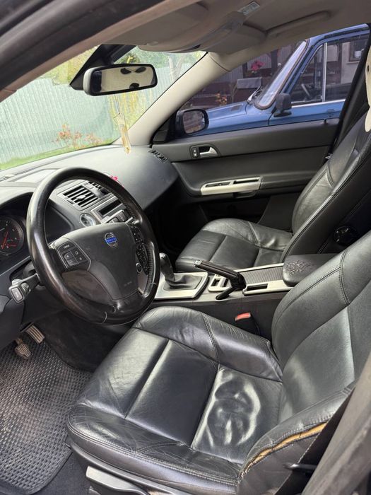 Volvo V50 2009 року