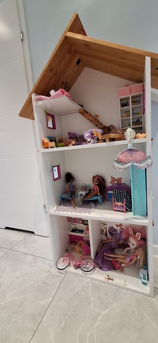 Duzy domek drewniany dla lalek