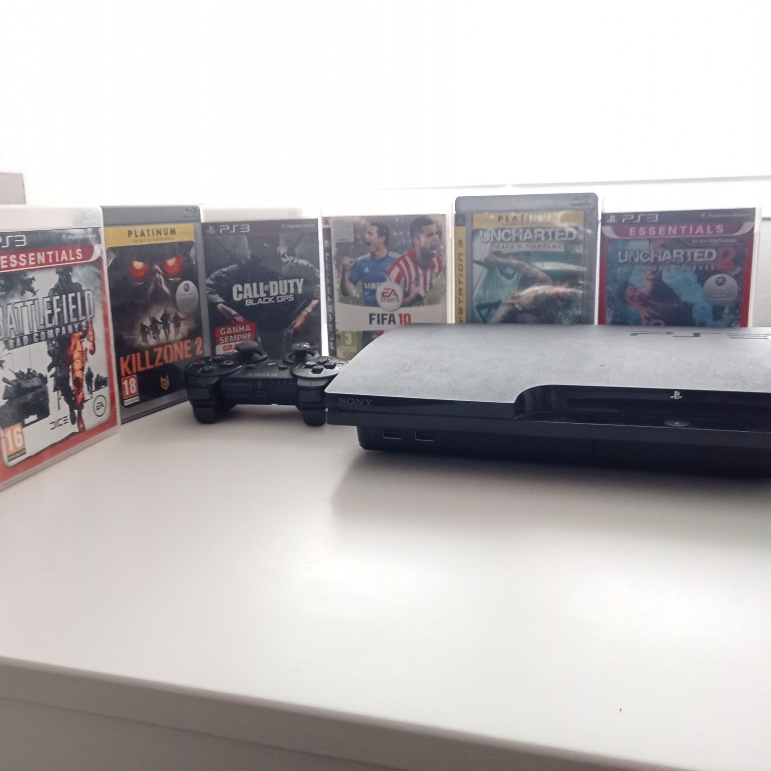 Vendo Ps 3 usada com  comando