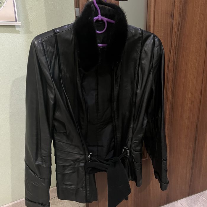 Куртка жіноча шкіряна