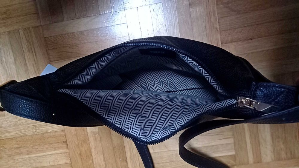 Torebka czarna Diverse