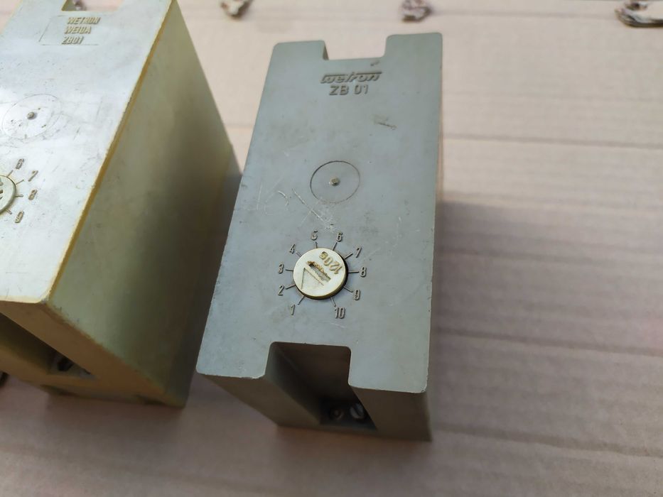 Одним лотом 3 немецких реле времени WETRON Weida ZB01, не дорого