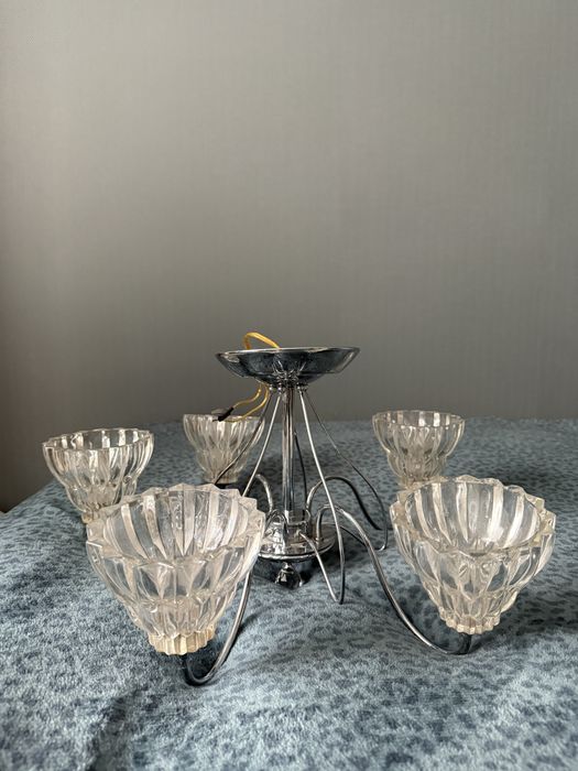 Продается люстра