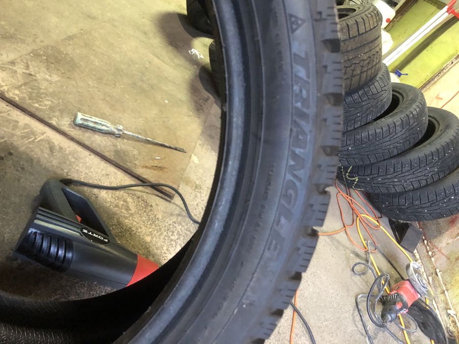 Шина резина 225/40 р18 состояние нового