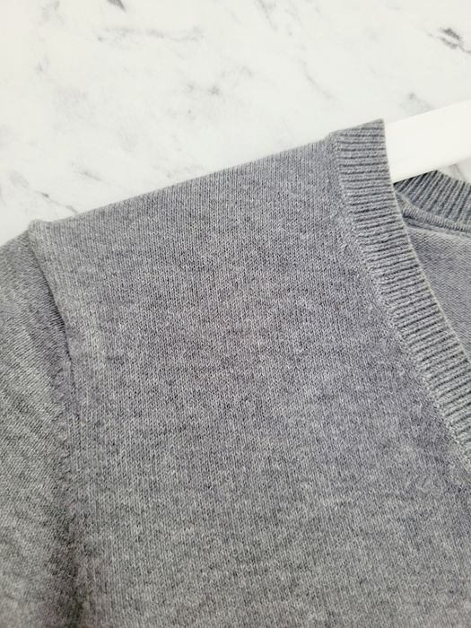 Sweter basic dekolt w serek premium