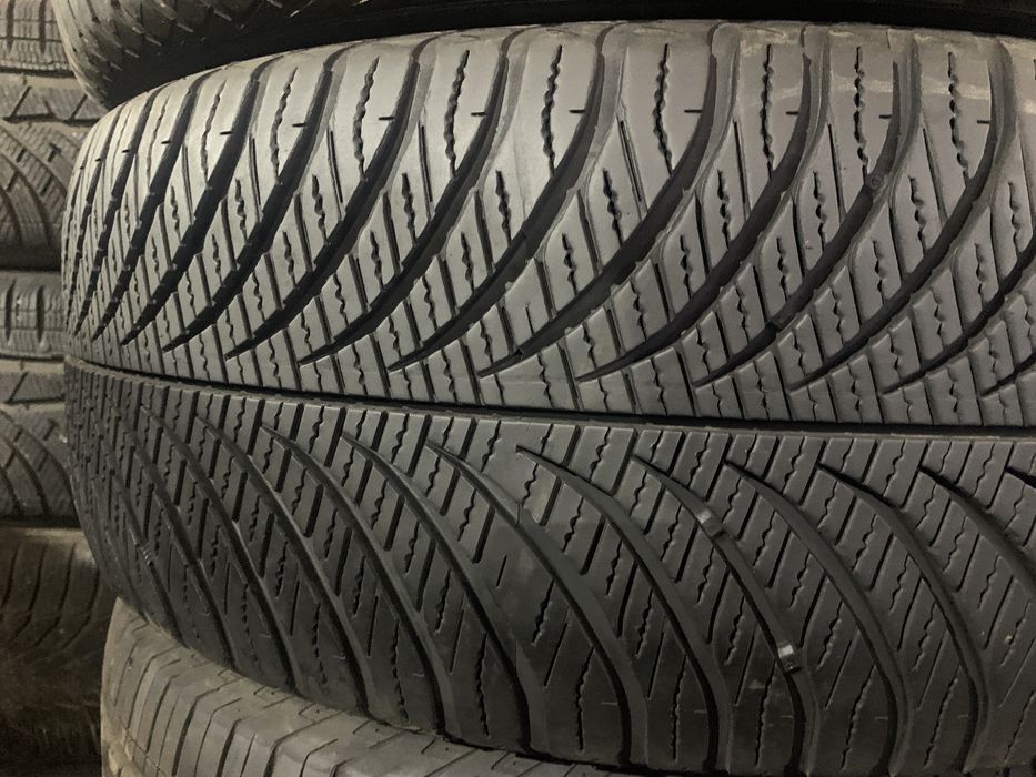 Шини  215/55 R17 Goodyear Vector 4 Seasons Gen2 комплект