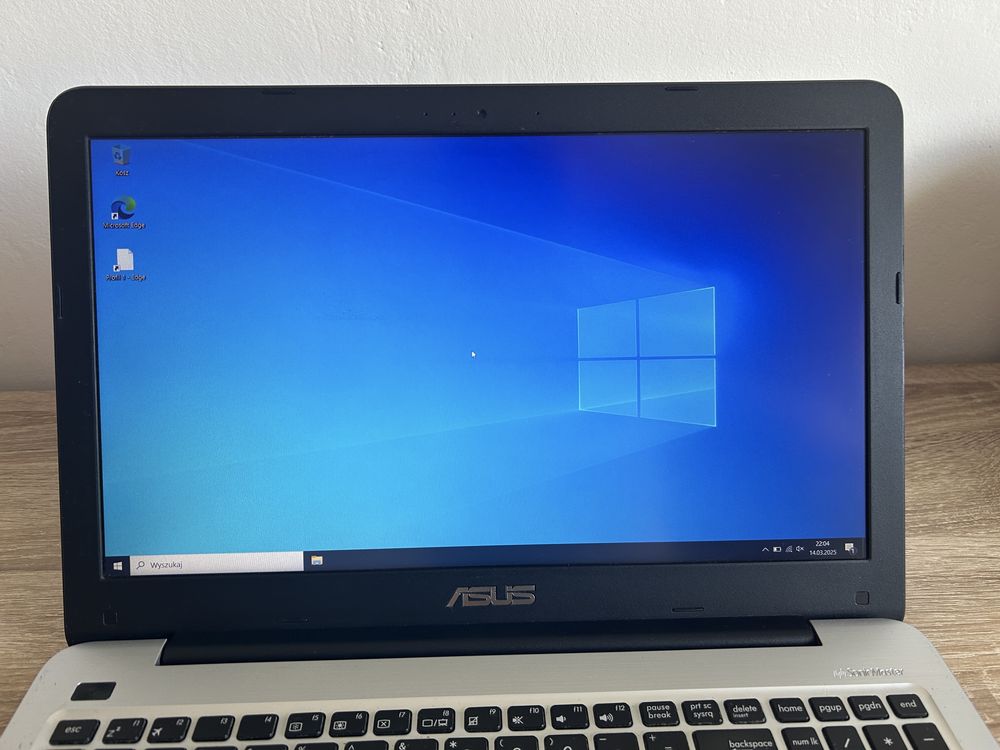 Laptop Asus R558U