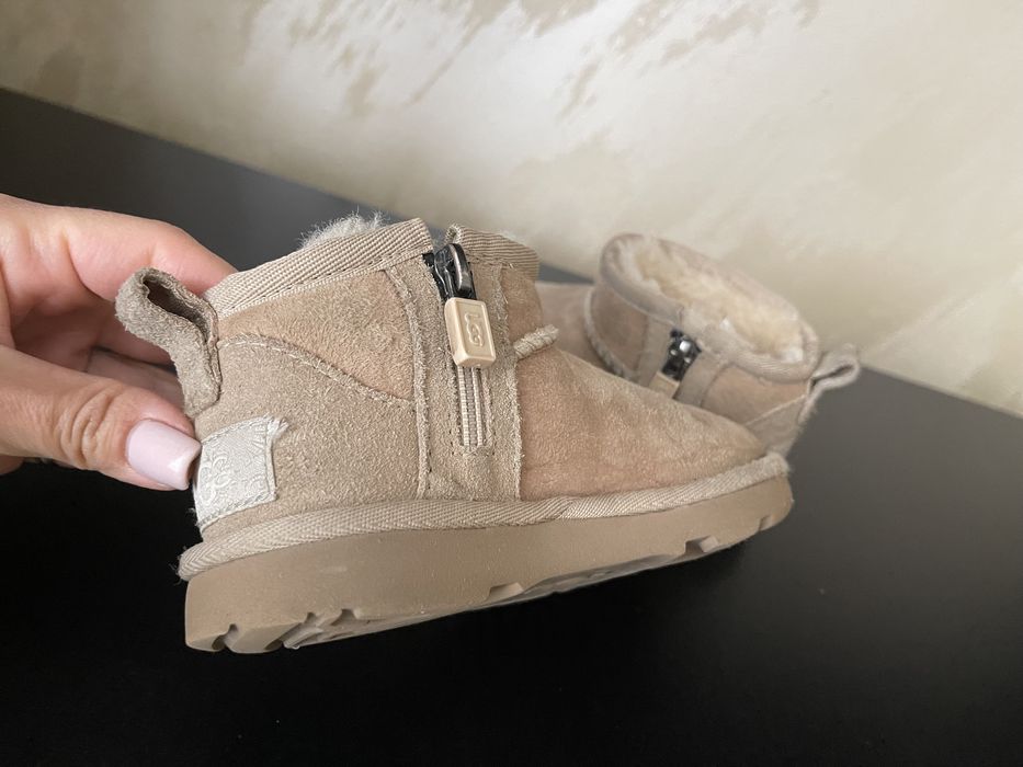 Чоботи,черевики Zara,Ugg ultra mini 26р