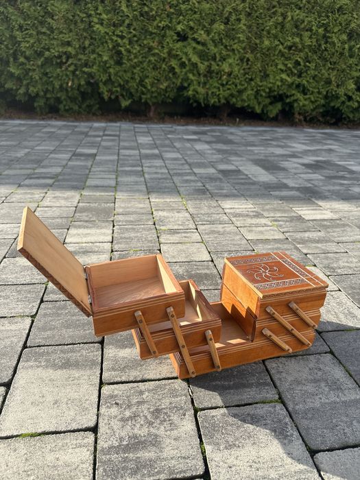 szkatułka drewniana recznie robiona