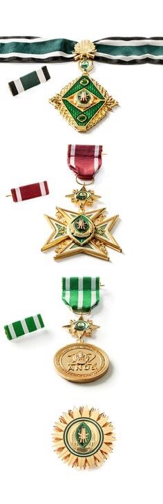 Conjuto de 4 Medalhas do exercito Angolano