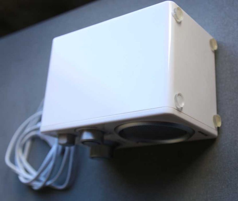 FM Radio de cor branca