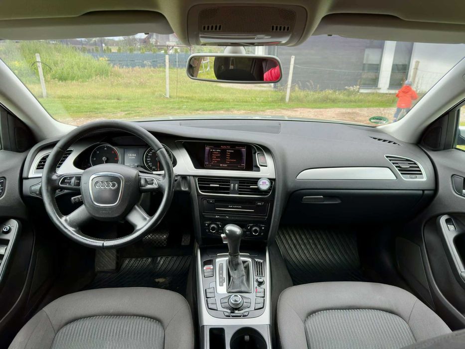 Sprzedam Audi A4 B8 2.0 TDI 2010 rok