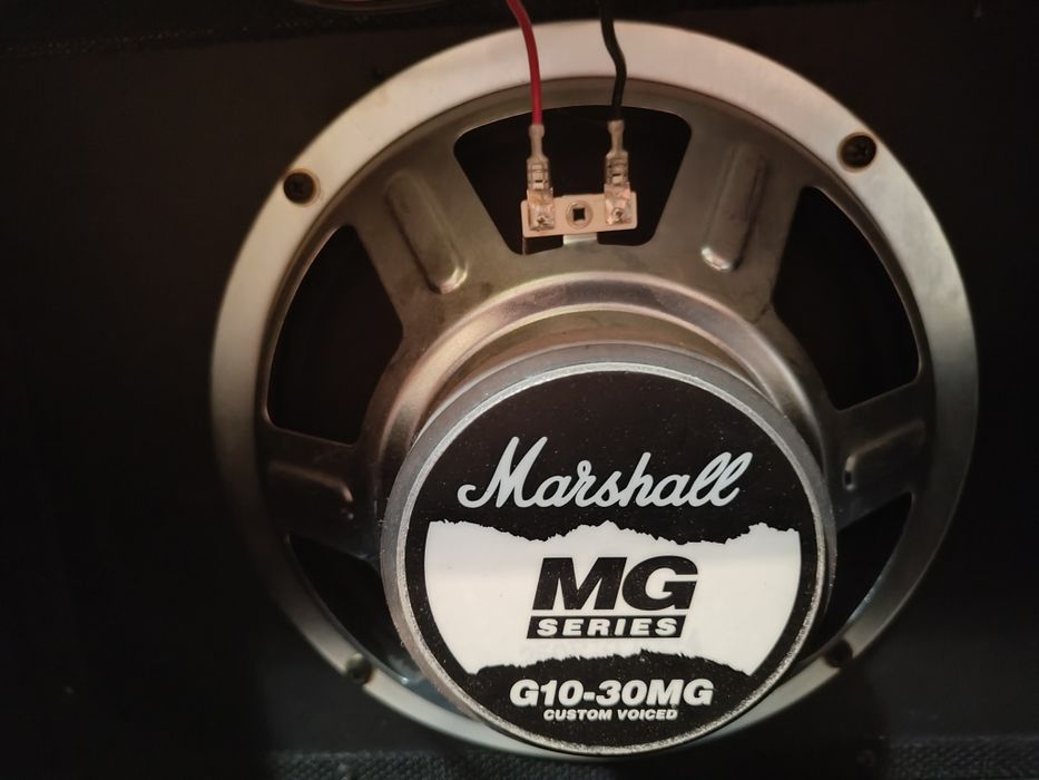 Комбопідсилювач Marshall MG 30dfx