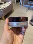 Puder hourglass veil