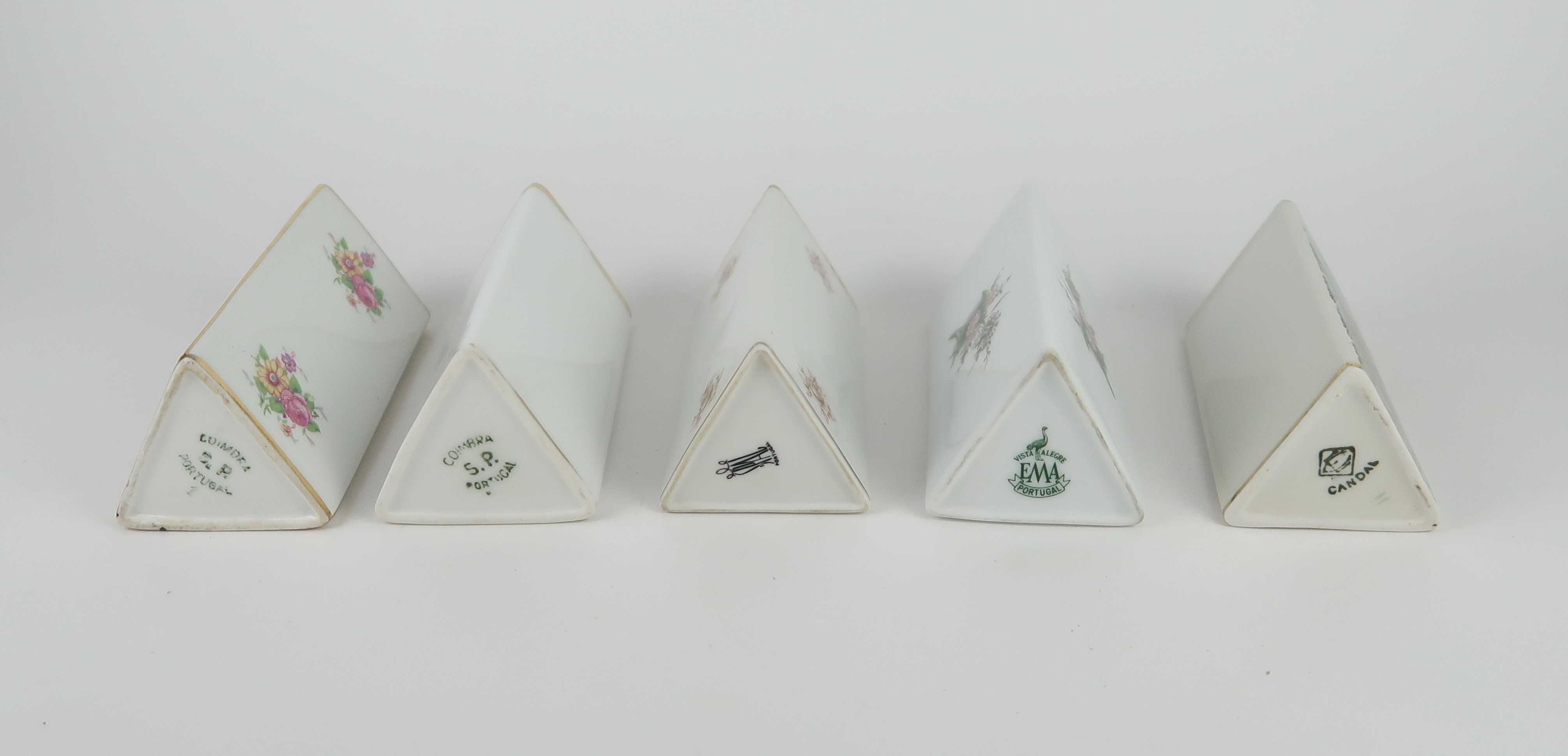 Paliteiros triangulares em porcelana, cada
