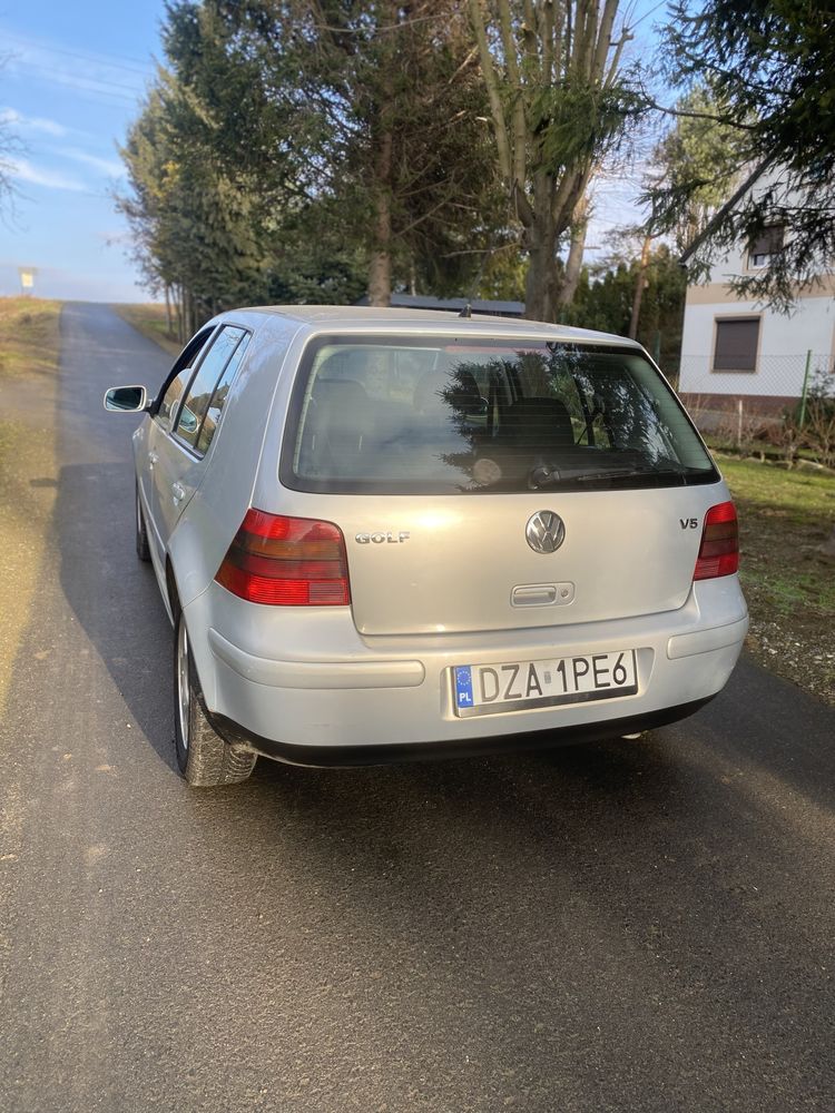 VW golf 4 2.3 v5  automat