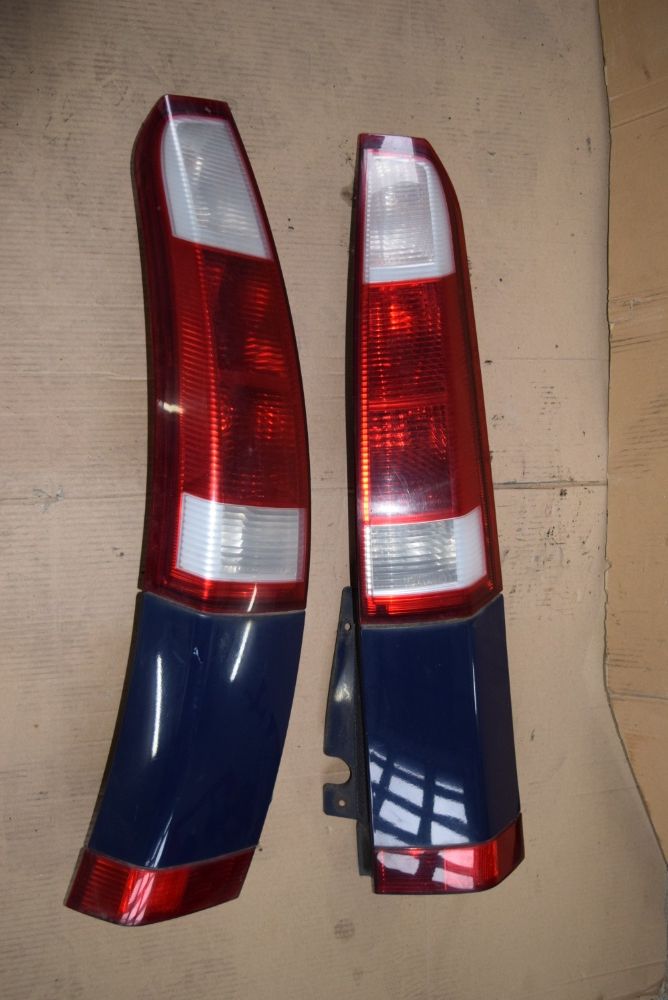 lampa tylna prawa  kompletna OPEL MERIVA