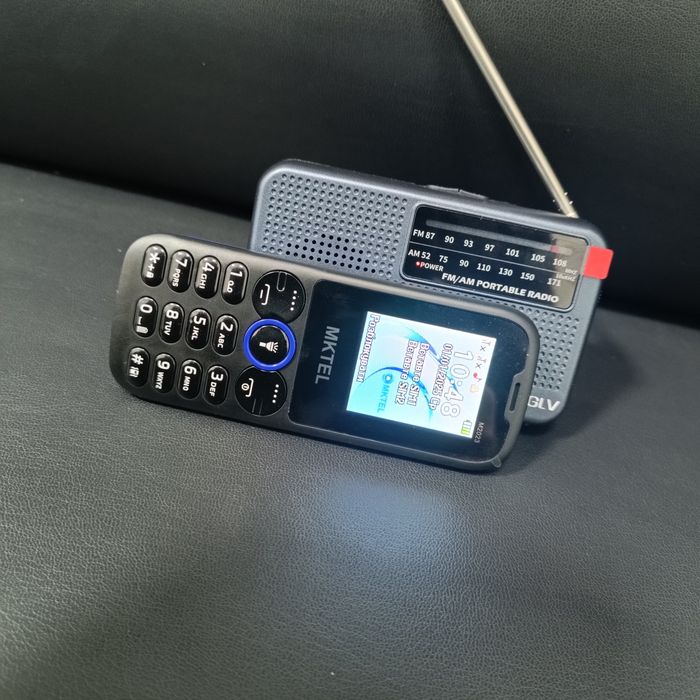 Міні радіо сірого кольору з ремінцем ( швидка доставка ) гучне - стиль