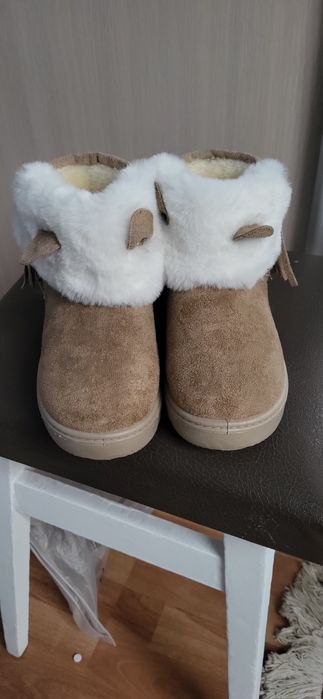 Теплі уггі для дівчинки