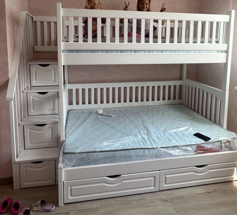 Продам двухярусную кровать