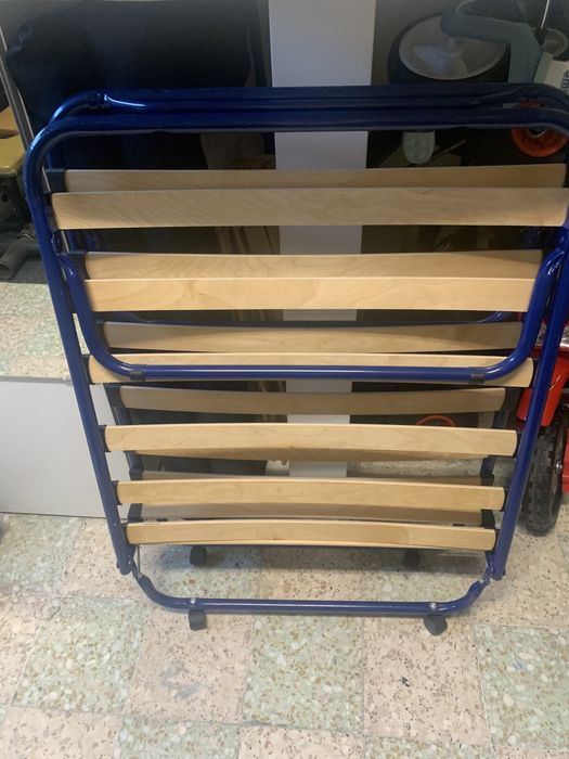 Cama dobravel de visitas