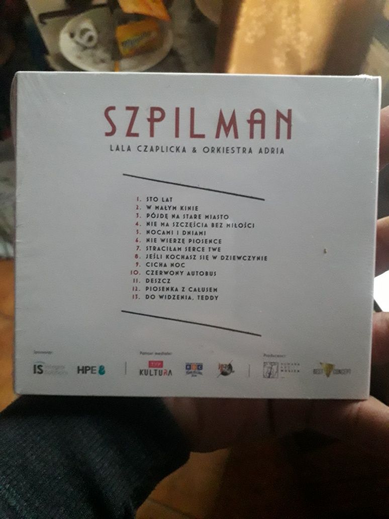 Płyty cd i DVD nowe z folią sprzedam wszystko