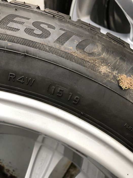 225/60 R18 100H Bridgestone Blizzak LM80