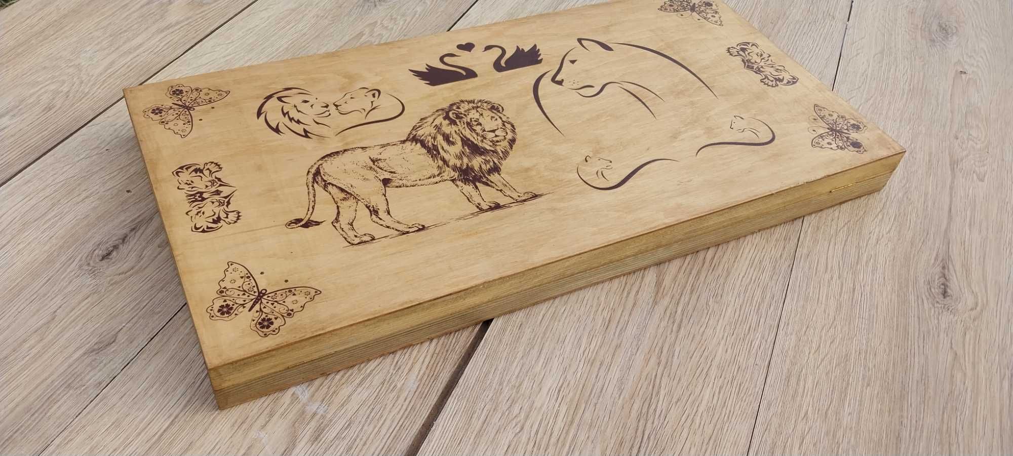 Нарды классические в комплекте фишки с кубиками