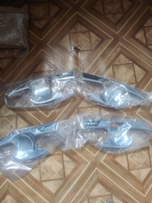 Накладки на двери Тойота Камри XV70 под ручку двери